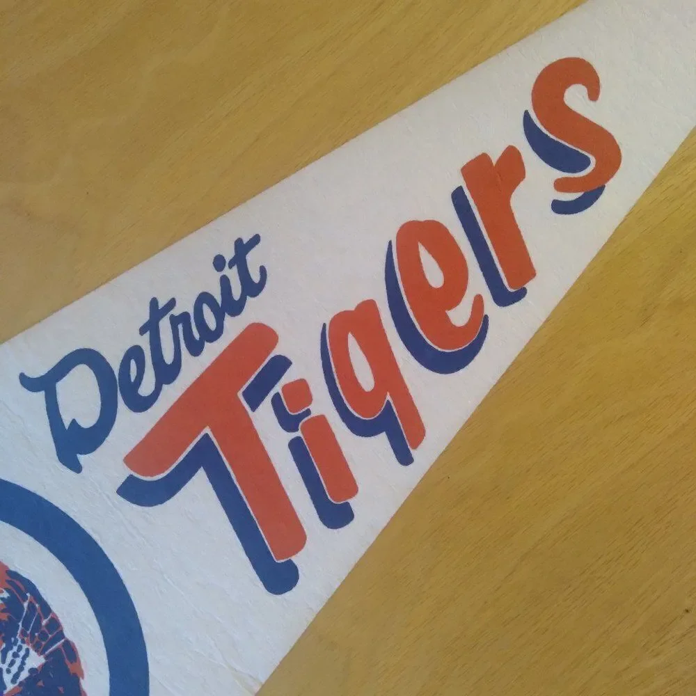 Vintage 60s Detroit Tigers MLB Pennant Flag 29.5